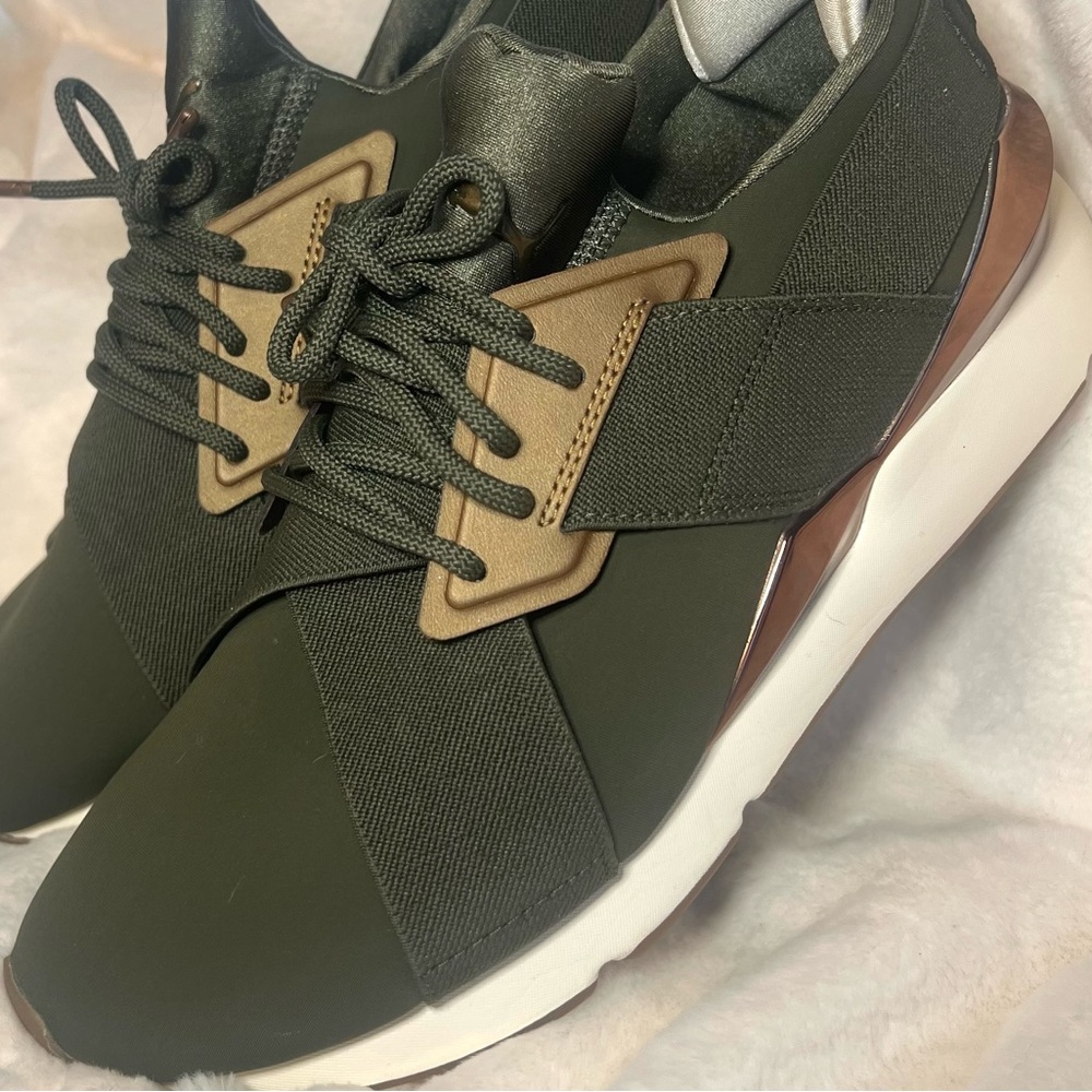 Puma Dark Green Sneakers